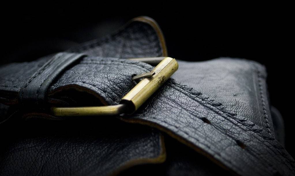 Ajoutez une touche élégante à votre tenue avec une ceinture en cuir